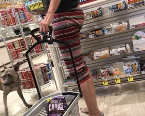 I love waiting in this line (4 different asses)