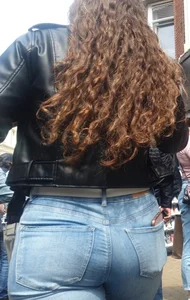Pawg white girl in very tight jeans
