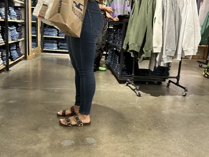 Latina in leggings w/ VTL + bonus caps