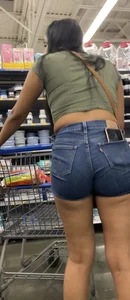 A post full of Latinas