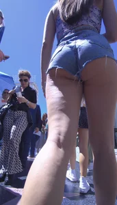 Pawg with shorts ( NOT OC )