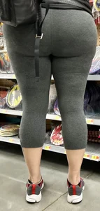 Big booty couldn’t resist the bendover‼️