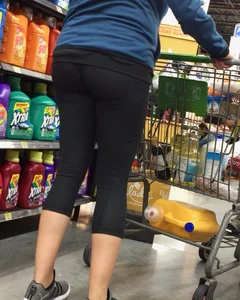 Walmart milf in line with a nice ass in leggings