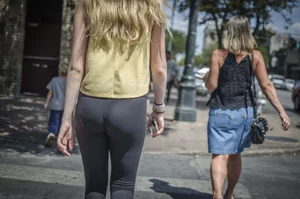 Tight leggings on the street