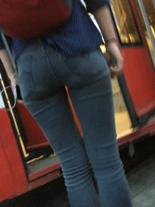 Nice Booty in Tight Jeans at a Bus Stop Creepshots Gallery