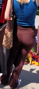 Tight booty with major vpl in leggings