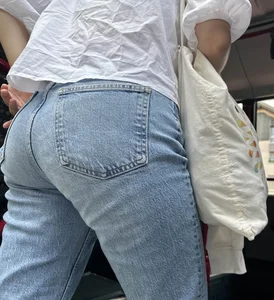 Hot girls pics with amazing ass
