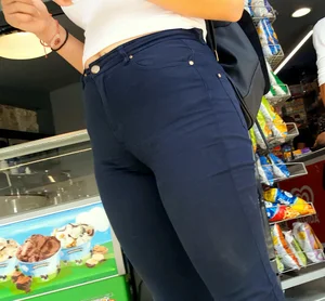 Nice buttcrack & cameltoe [not oc]😉