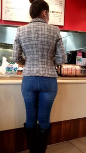 Latina Milf in tight jeans