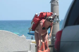 Various sexy Florida beach and bikini girls