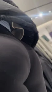 Delicious cameltoe with a sexy ass In tight lulu leggings