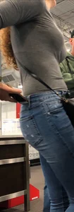 Tall chick in tight jeans at Best Buy