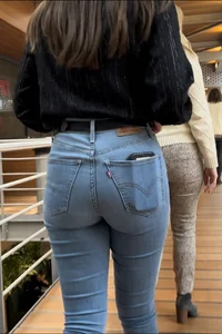 College girls: Left or right? Part 1