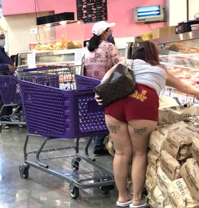 Latina with big booty in red shorts doesn't care about Rona