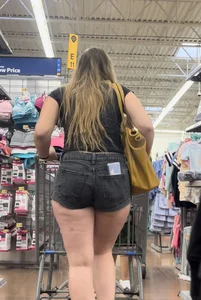 Thick White girl in shorts