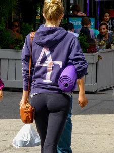 Yoga chick in tight leggings with vtl