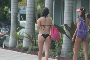 Huge collection of sexy girls out in bikinis in Florida