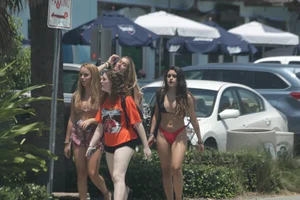Florida beach and bikini girls