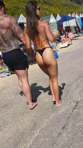Beautiful tanned ass - busted
