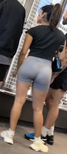 Gym thicc Latina at dick’s