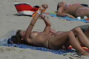 Sexy mature girls on Vilanova topless beach