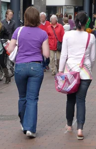 Candid street market milfs in tight jeans creepshots