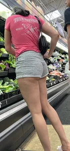 Cute lightskin ASS OUT at Walmart doesn’t mind the attention