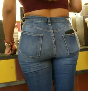 2 babes in jeans get capped!