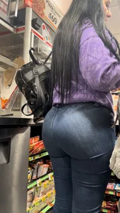 Big tight cheeks latina (OC)