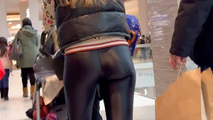 Skinny Milf in glossy leggings
