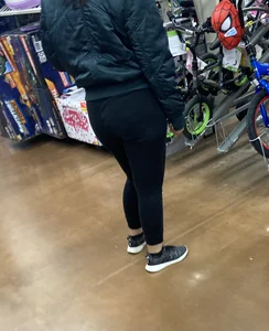 Thong slip caught the eye and she knew I was taking pictures the entire time