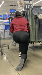 Bubble butt in leggings
