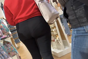 Mall Caps🥜 (OC)