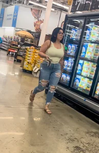 Thick booty slim waist Latina! So sexy