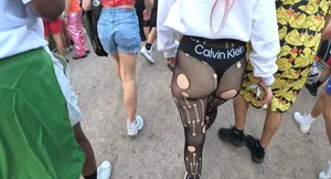 Very jiggly raver girl
