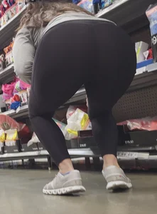 MILF Brunette VTL Bending and Squatting
