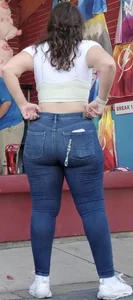 More hot pics of a great bubble ass in tight blue jeans