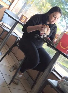 I’m lovin’ it ( milf / vpl )