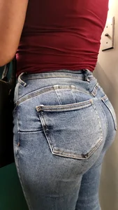 Hot latin Milf in tight jeans