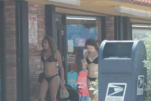 Various sexy Florida beach and bikini girls