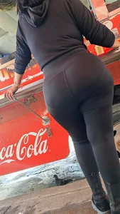 Mature MILF BBL big butt in black leggings [oc]
