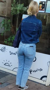 Girl With a Big Ass in Tight Jeans Street Creepshots
