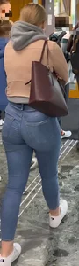 Hot Teen in Tight Jeans Pt 9  (Cameltoe)