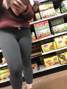 Squatting Teen Green Lulu VTL