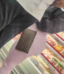 Dumpy 1 ( Pink leggings pretty face phat ass BBL)