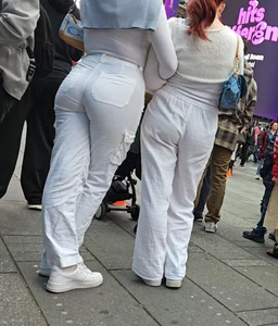 2 Friends, Times Square Ass