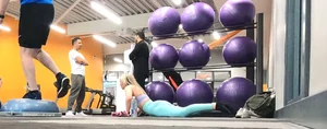 Gym blonde in turquoise leggings notices me and doesn’t mind, even moves in front of me later for some close-ups
