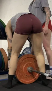 Tatted white girl at the gym pt.2