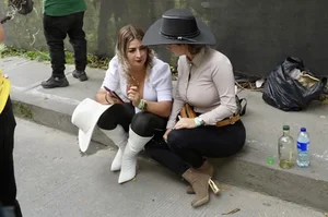 Latina cowgirls gitty up! Non OC