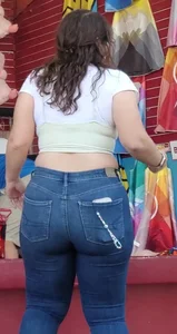 Teen Pawg in TIGHT jeans